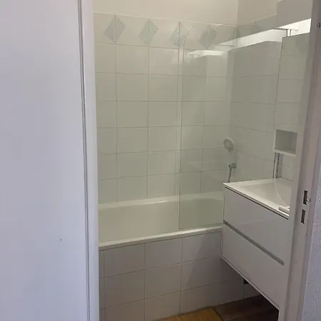 Joli Studio Les Pieds Dans L'eau Fréjus